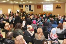 Bursa Büyükşehir'in  panelinde 'kadın,hak ve adalet' konuşuldu