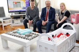 Mudanya'nın en minik 'uğur böceğine' başkan Türkyılmaz'dan ziyaret