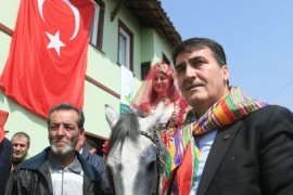 Osmangazi’de Köy Düğünü Geleneği Yaşatılıyor