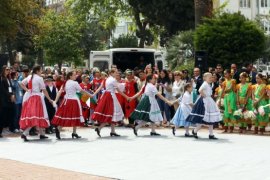 Başkan Türkyılmaz  koltuğu dünya çocuklarına bıraktı