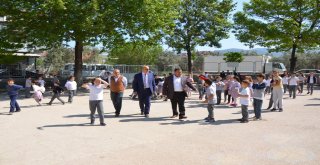 İznik Belediyesi'nin en büyük desteği eğitim kurumlarına