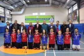 Osmangazili Badmintoncular Hindistan Yolcusu