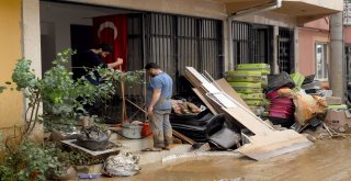 Osmangazi Belediyesi Ekipleri Sel Bölgesinde