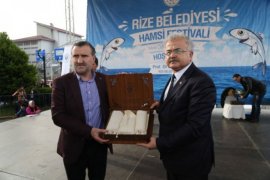 Rize'de 3. Geleneksel Hamsi Festivali düzenlendi.