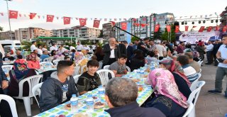  Edremit Şehit Hamdi Bey Meydanı’nda  5 bin kişilik iftar.