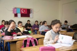 Adana'da Öğrencilere Deneme Sınavı Desteği