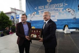 Rize'de 3. Geleneksel Hamsi Festivali düzenlendi.