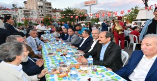  Edremit Şehit Hamdi Bey Meydanı’nda  5 bin kişilik iftar.