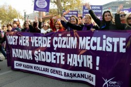 KADINLARIN SESİ BURSA’DA YANKILANDI: ŞİDDETE HAYIR!