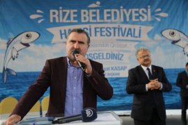 Rize'de 3. Geleneksel Hamsi Festivali düzenlendi.