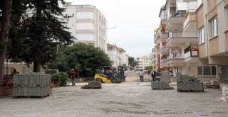 Mudanya'da 10 bin metrekare parke taşı döşeniyor