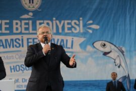 Rize'de 3. Geleneksel Hamsi Festivali düzenlendi.