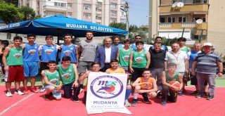 Mudanya'da Sokak Basketbolu Heyecanı.