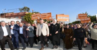 Kadınlar şiddete karşı “turuncu çizgi” çekti