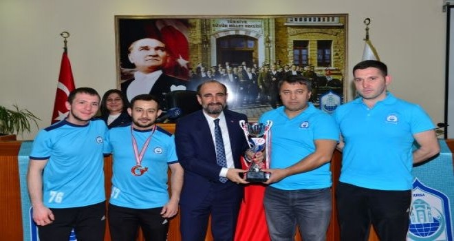 Yıldırımlı sporculardan madalya  yağmuru