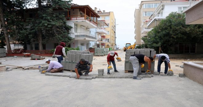 Mudanya'da 10 bin metrekare parke taşı döşeniyor