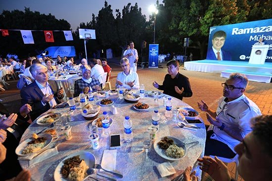 Başkan Türel, şehit ve gazi aileleri ile iftar yaptı