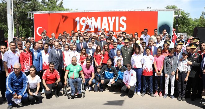 Diyarbakır'da 19 Mayıs Atatürk'ü Anma, Gençlik ve Spor Bayramı Kutlandı