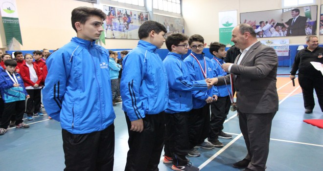 Osmangazi’de Badminton Heyecanı