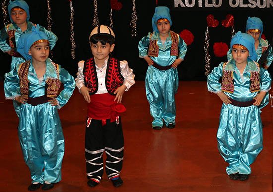 Antalya'da Kreş öğrencilerinden muhteşem gösteri