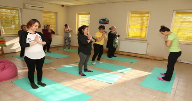 Nilüfer'de yoga  eğitimi   başladı.