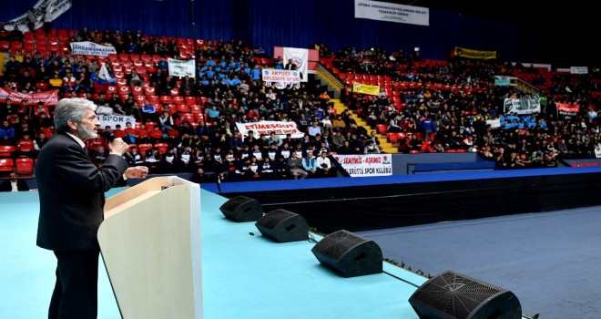 Ankara Büyükşehir Belediyesi’den, spor malzemesi desteği