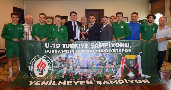 Başkan Dündar, Şampiyon Hürriyetsporu Ağırladı