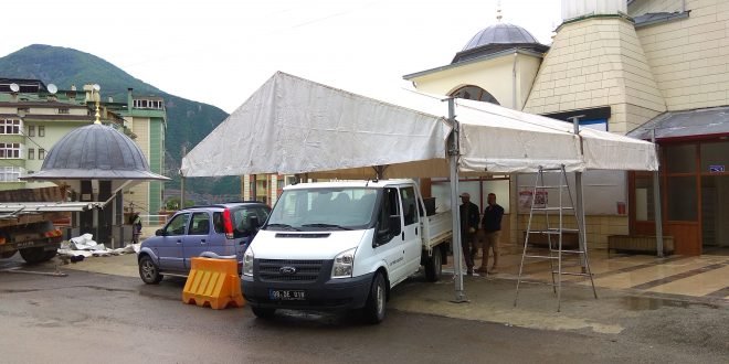 Artvin Belediyesi İftar Çadırlarını Kurdu