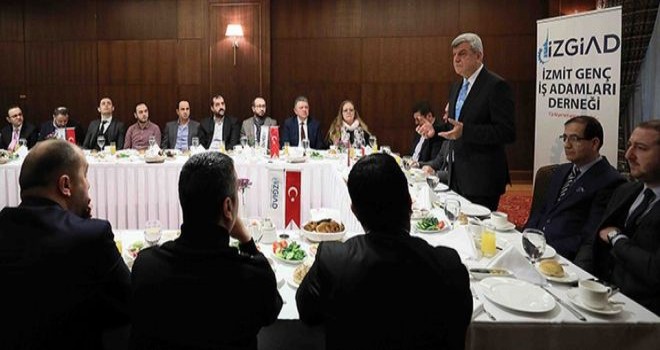 Başkan Karaosmanoğlu 'Dünyaya açılın, sizlerin yanındayız'