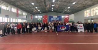 Osmangazi Kortlarında Yıldızlar Geçidi