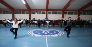 Büyükşehir halk dansları sezonu açtı