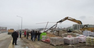 Osmangazi'de Kaçak Depo Yıkımı