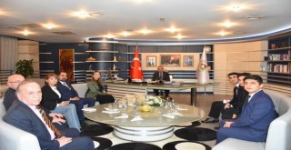 Azeri Vekilden Başkan Ay'a Ziyaret