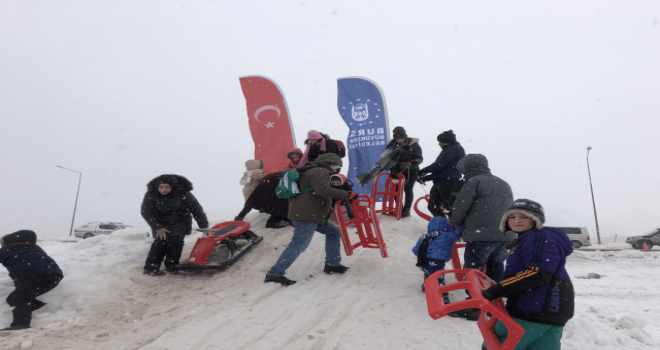 Uludağ´da ´kış şenliği´ coşkusu