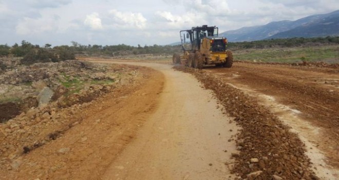 Hatay Büyükşehir Belediyesi'nden Mehmetçik'e yol desteği