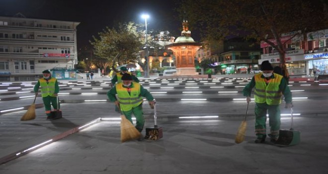 Osmangazi Temizlik Ekipleri Gece Gündüz Çalışıyor