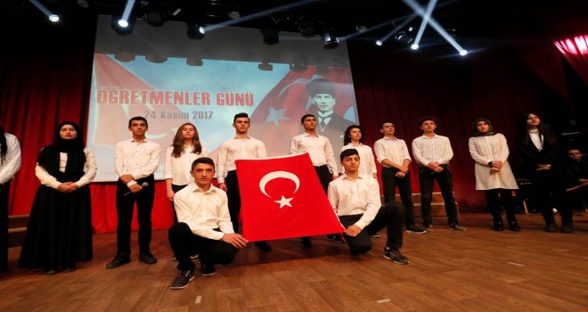 Başkan Cafer Özdemir Öğretmenler Günü Kutlama Programına Katıldı