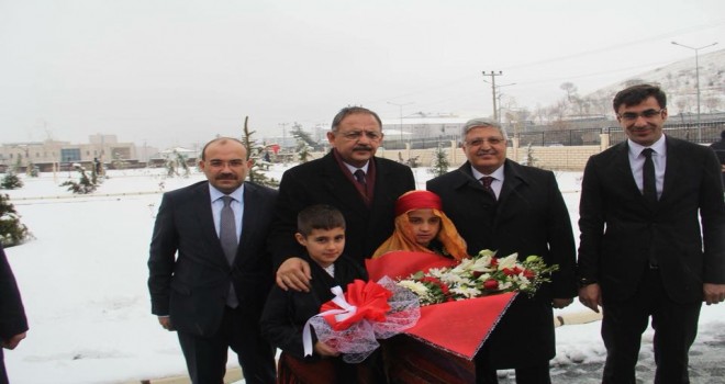 Bakanı  Özhaseki Bitlis'te