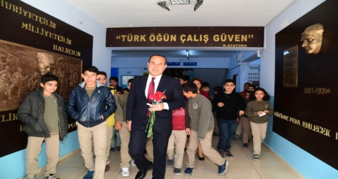 Sözlü, Öğretmenler Günü'nde Öğretmenleri Yalnız Bırakmadı